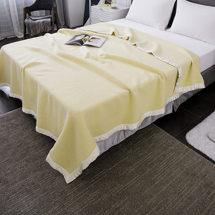 Professional Hotel Guest Room Blanket 