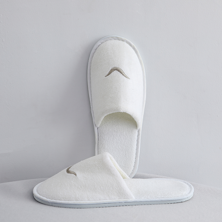 Disposable White Velour Slippers for Hotel